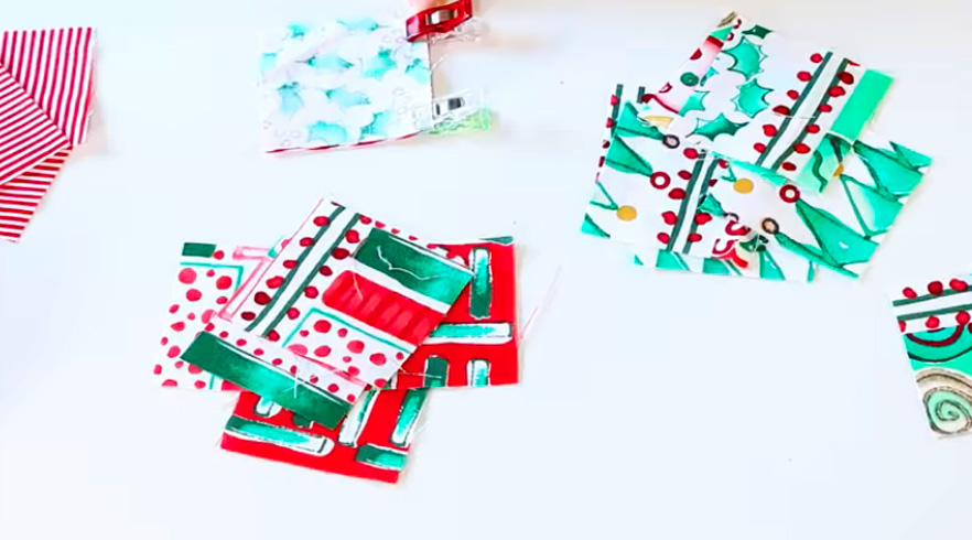unión de cuadrados de tela para toalla navideña