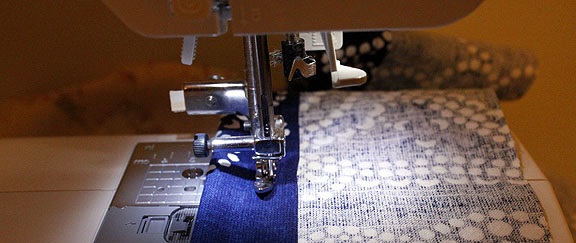 costura de telas para funda de almohadon de sillon