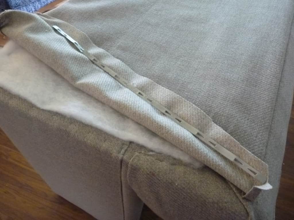 guia metaliza para tapizado con tela cara posterior de sillón