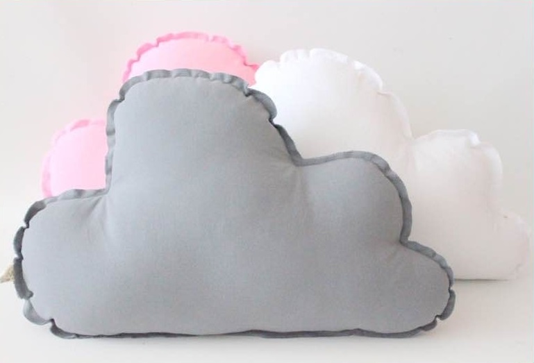 Almohadones nubes de tela de colores