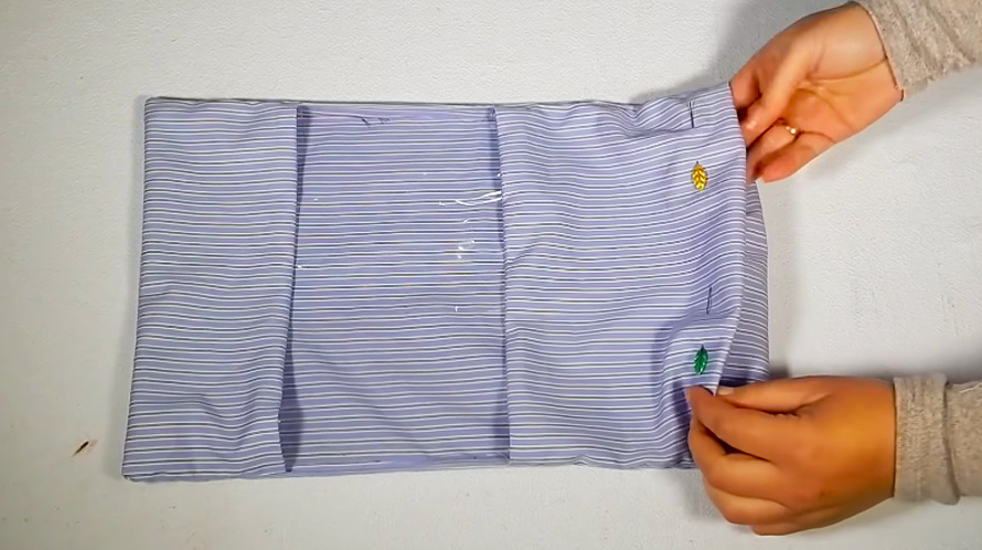 realización de dobladillo interno en tela para bolsa de jueguetes