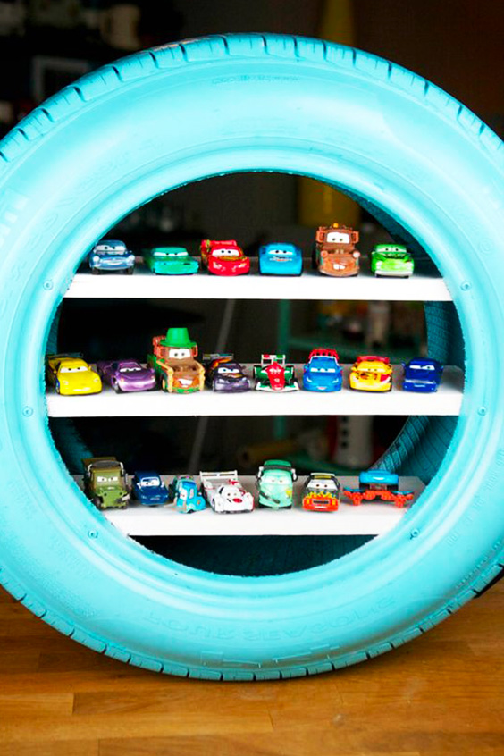 repisa de autos de juguete con tela extratip