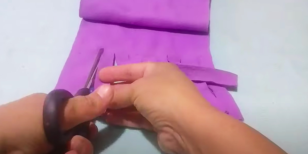 corte de tela para flecos de bufanda