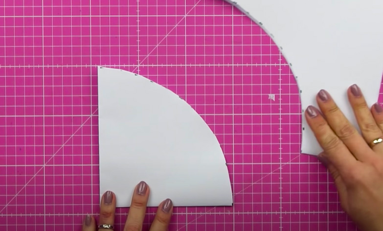 corte de papel para molde de boina de tela