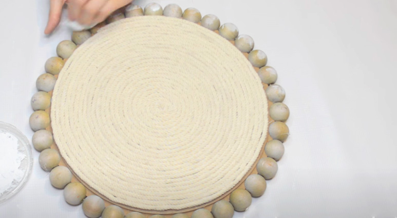 pegado de tela a madera circular para bandeja nórdica