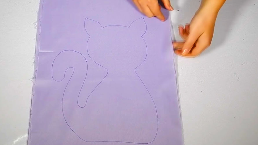 marcado de patrón en tela para peluche en forma de gatito