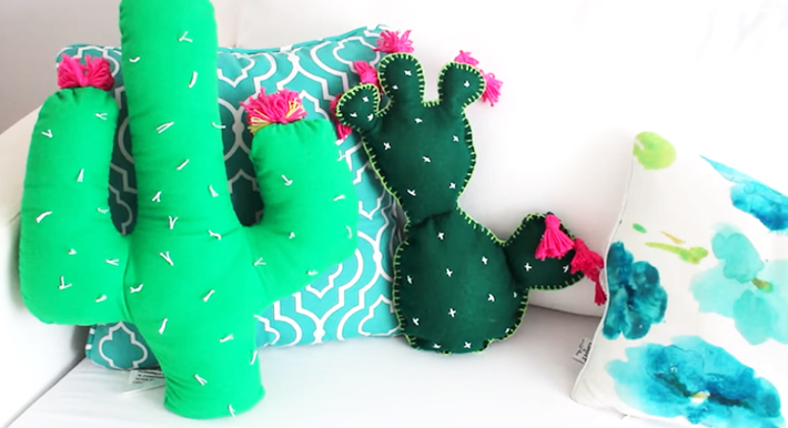 almohadón de tela en forma de cactus terminado